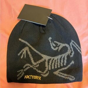 Arc'teryx Black and Gray Knit Beanie